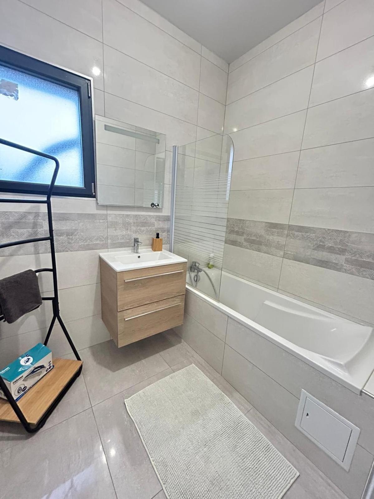 Apartament Bella Vista, Parking Gratuit, 5 Min Auxerre Monéteau Zewnętrze zdjęcie
